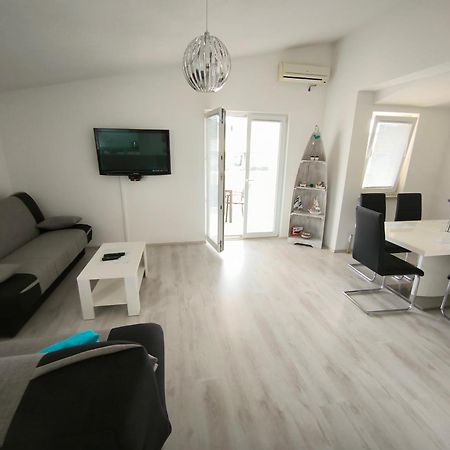Rooms & Apartments Ana 2 Ζαντάρ Εξωτερικό φωτογραφία